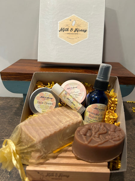 Mother's Day Gift Box (2025)